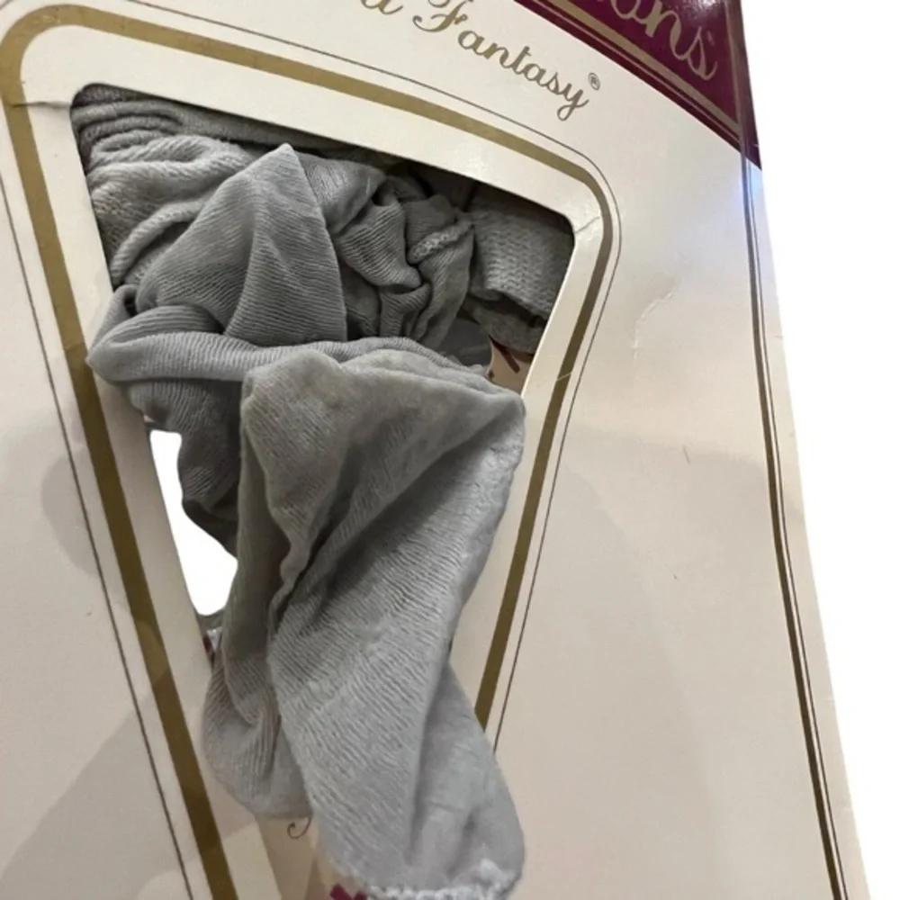 Hanes Silk Reflections Pantyhose Control Top Sandalfoot 717 AB Grey Mist‎ 1989